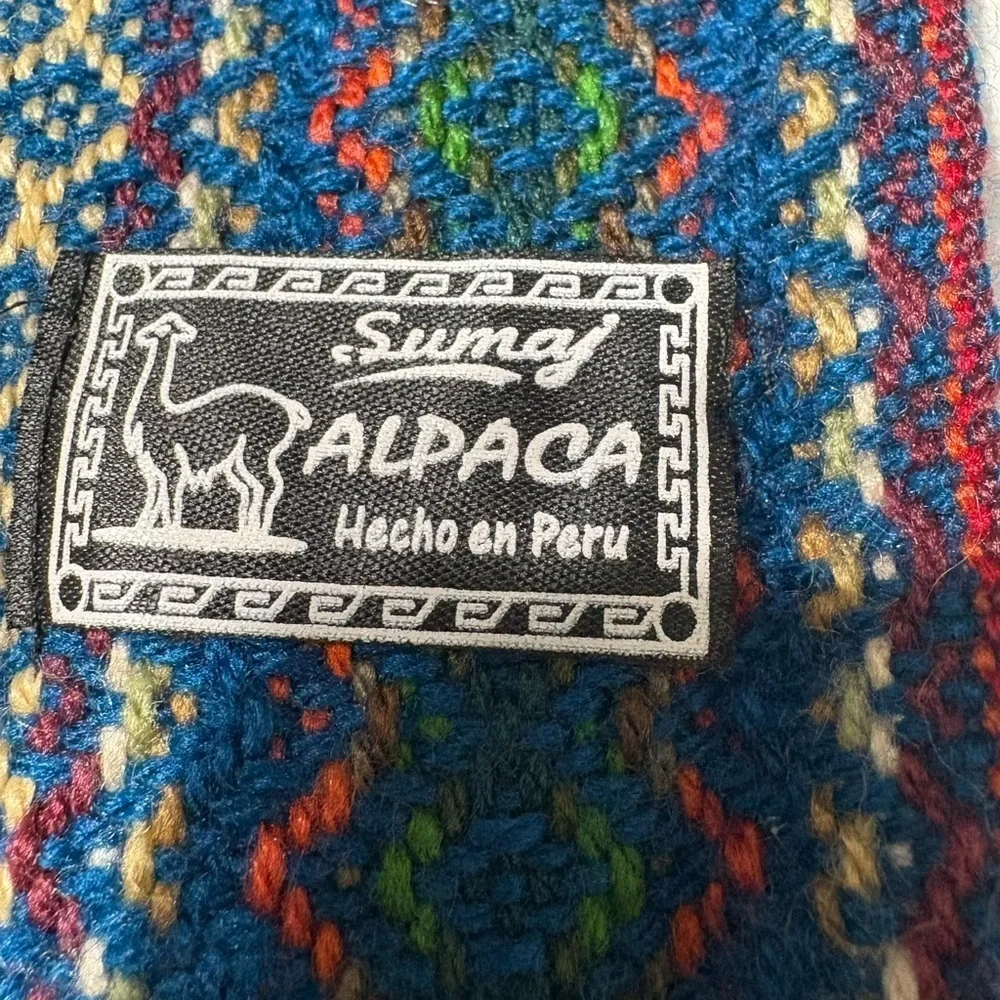Sumaj Alpaca Multicolor Weave Geometric Pattern. Very Soft, Colorful.‎ Peru